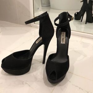 Steve Madden Peep Toe Platform Heels *NEVER WORN*